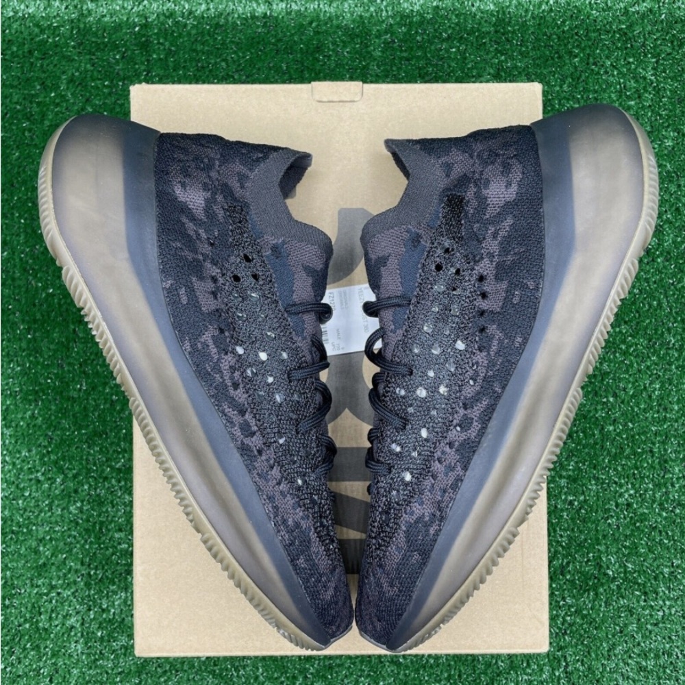Yeezy aliens size 6.5